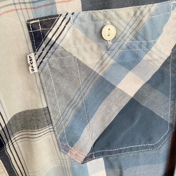 Levi’s Long Sleeve Button Down Plaid Shirt - Picture 3 of 4